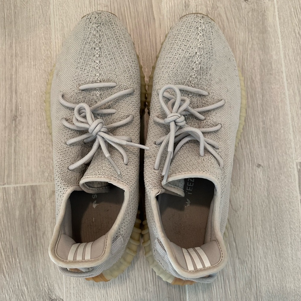 YEEZY BOOST 350 V2